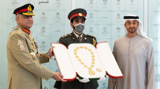 আরব আমিরাতের সর্বোচ্চ পুরস্কার পেলেন পাকিস্তানের সেনাপ্রধান