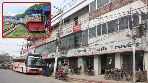 রাজশাহীতে শুধু ট্রেন নয়, বাসের টিকিটও কালোবাজারীদের দখলে